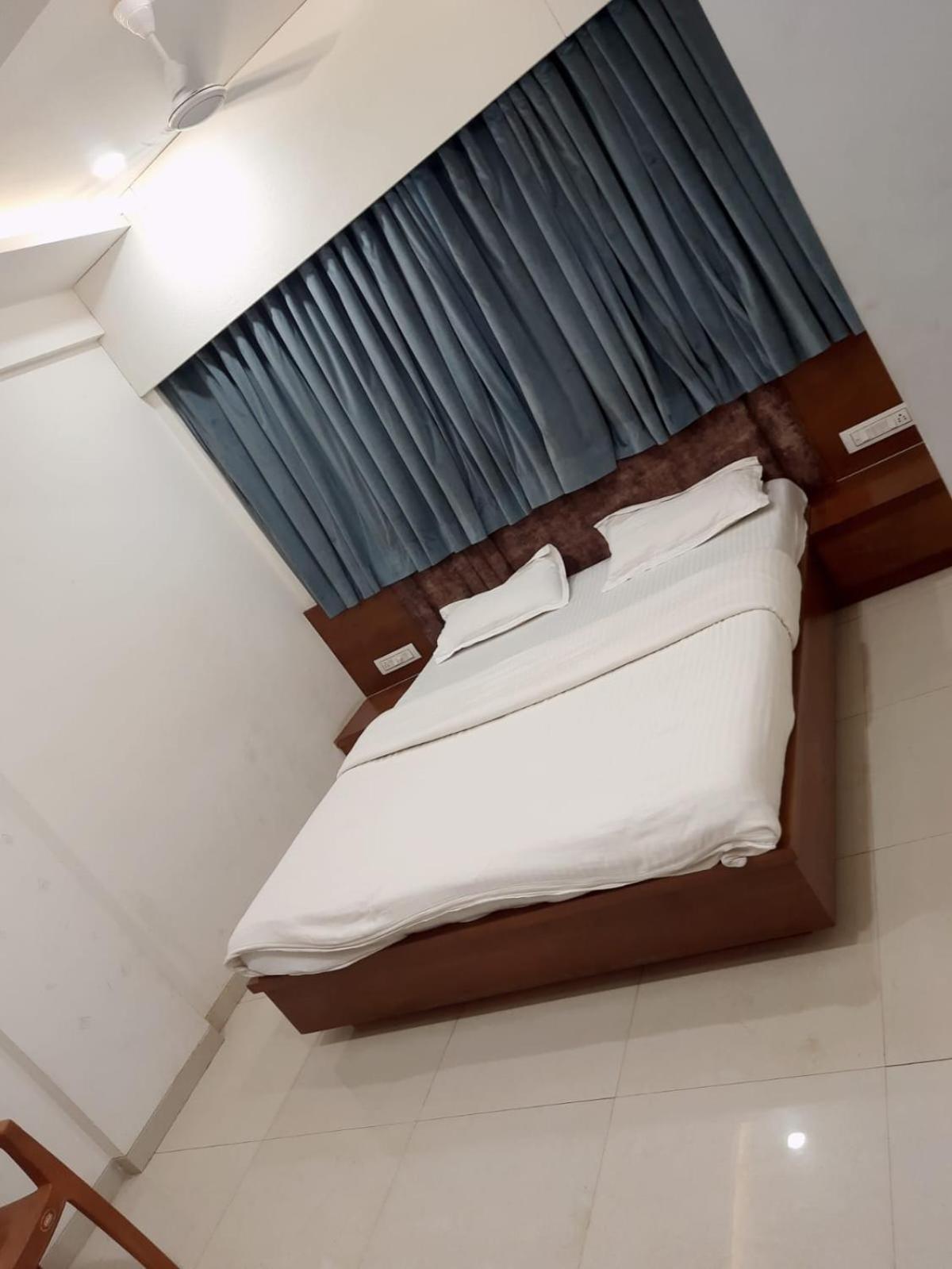 Hotel Murlidhar Rooms Kāsandra Exteriör bild