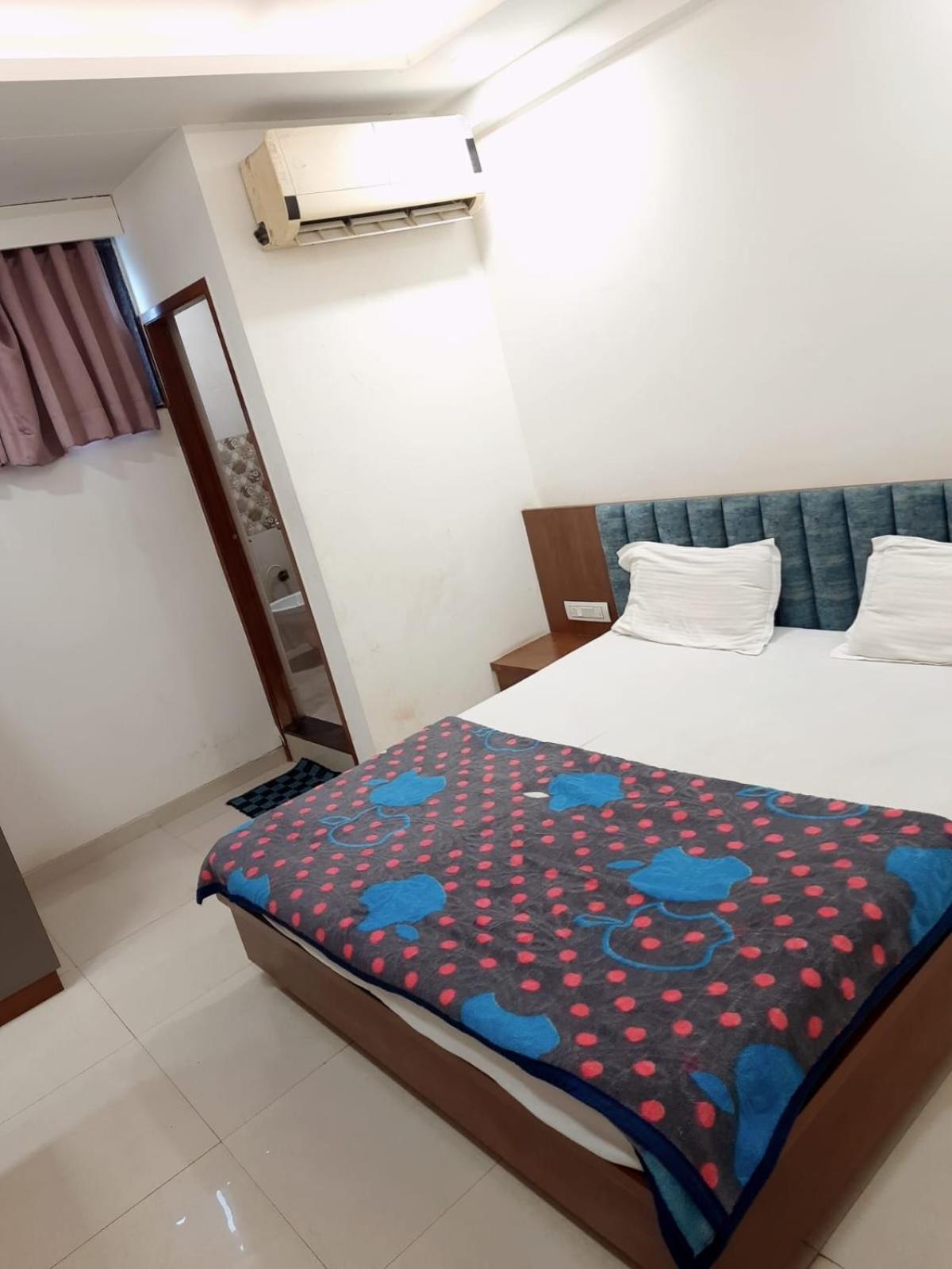 Hotel Murlidhar Rooms Kāsandra Exteriör bild